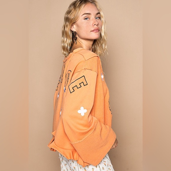 POL Peace Embroidered Exposed Seam Back Ruffle V-Neck Top 10010029233 - Picture 3 of 4